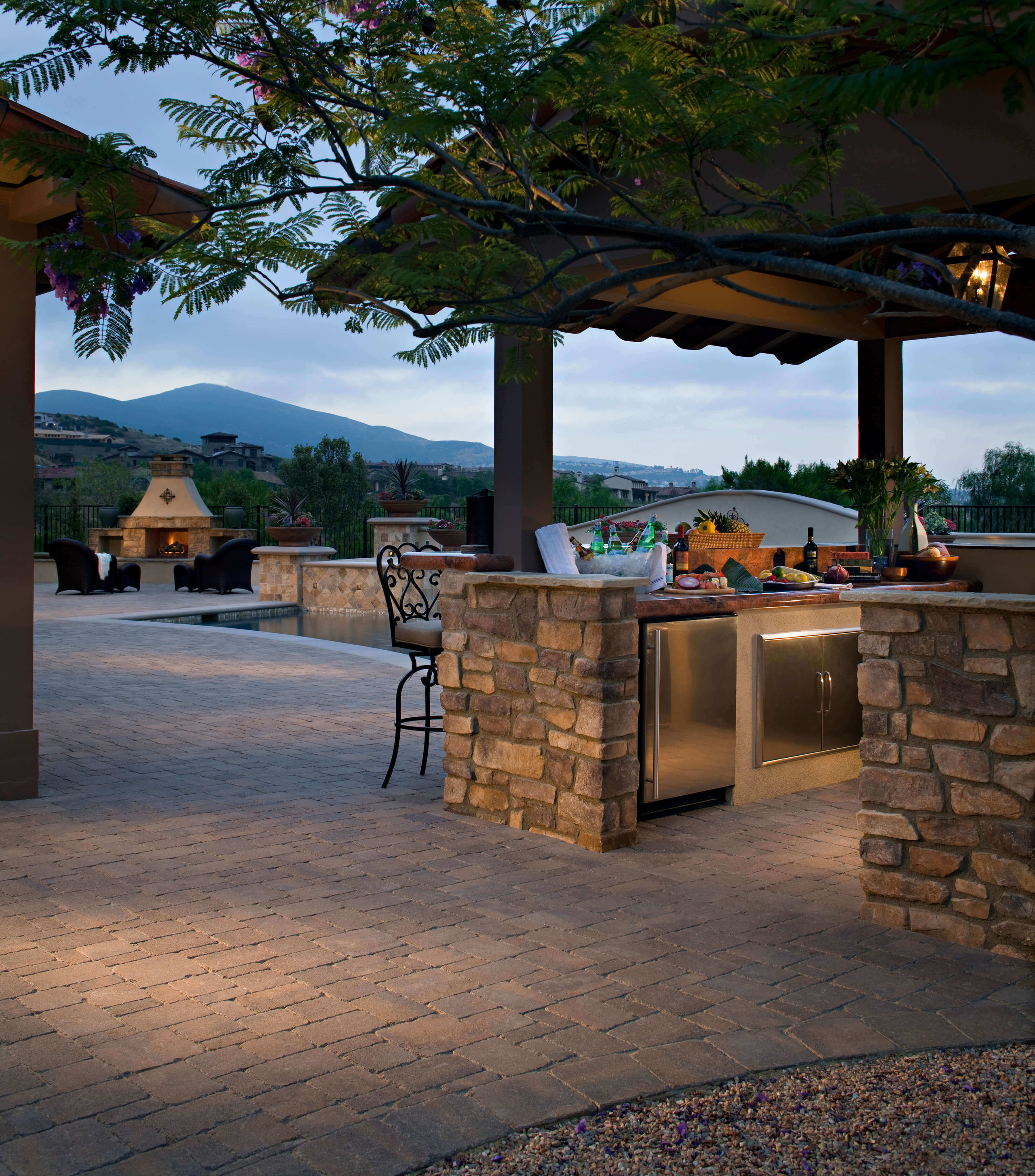 outdoor kitchen paver stone patio and hardscape design idea