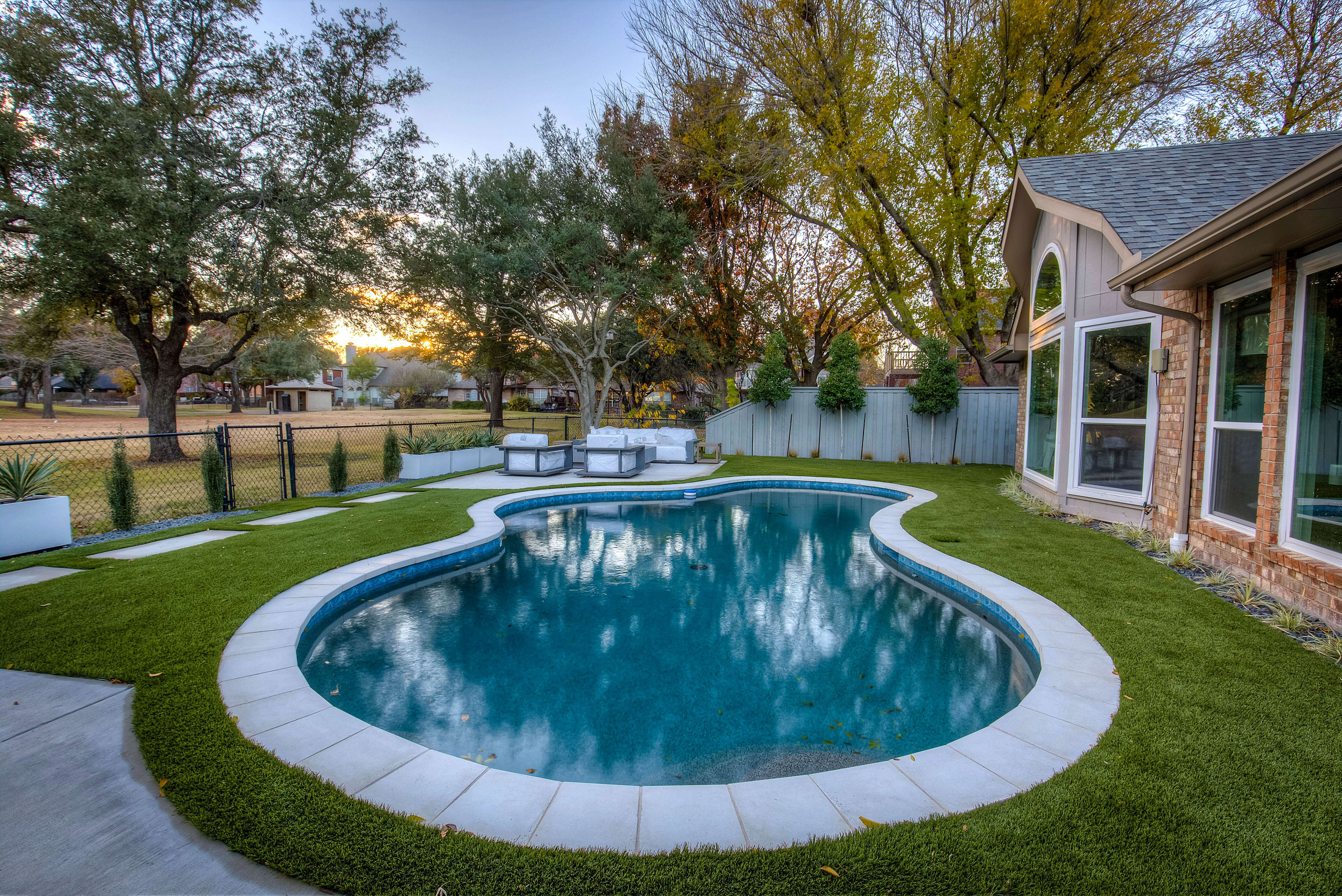 custom pool builder design remodel dallas texas backyard modern style
