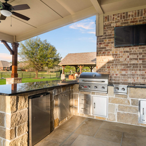 outdoor kitchen design chopped stone detail