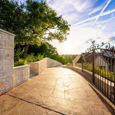 carvestone overlay decorative concrete driveway