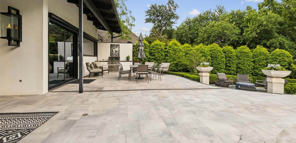 patio hardscape pavers stonework backyard