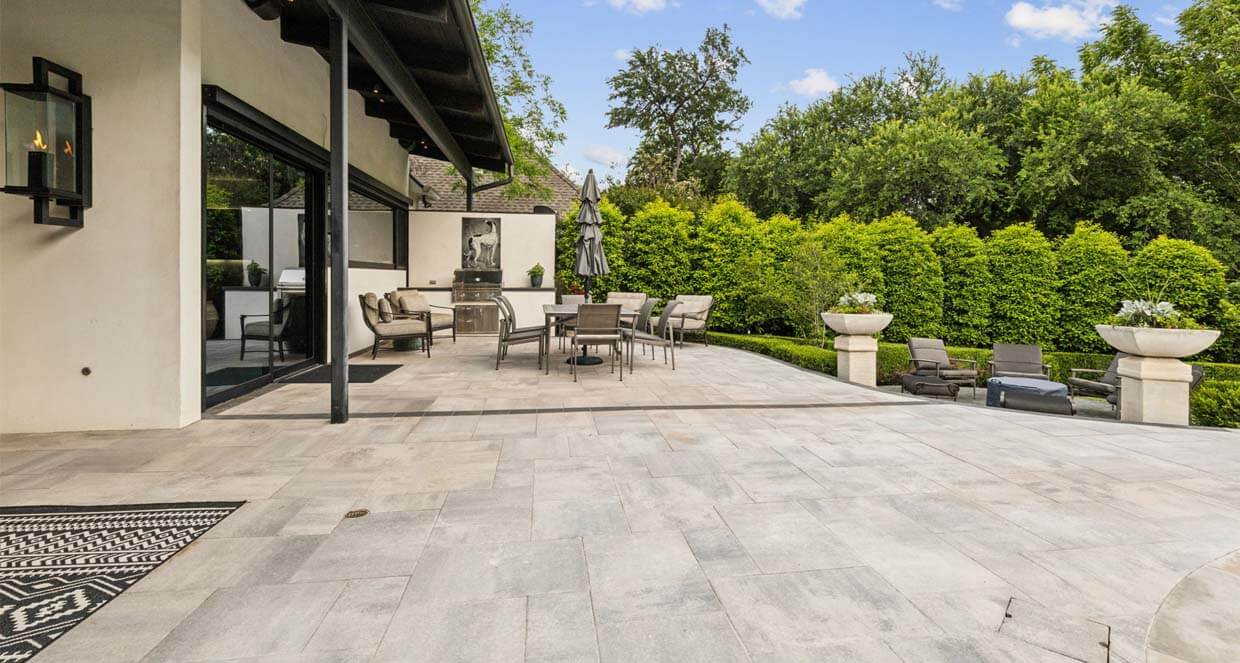 patio hardscape pavers stonework backyard