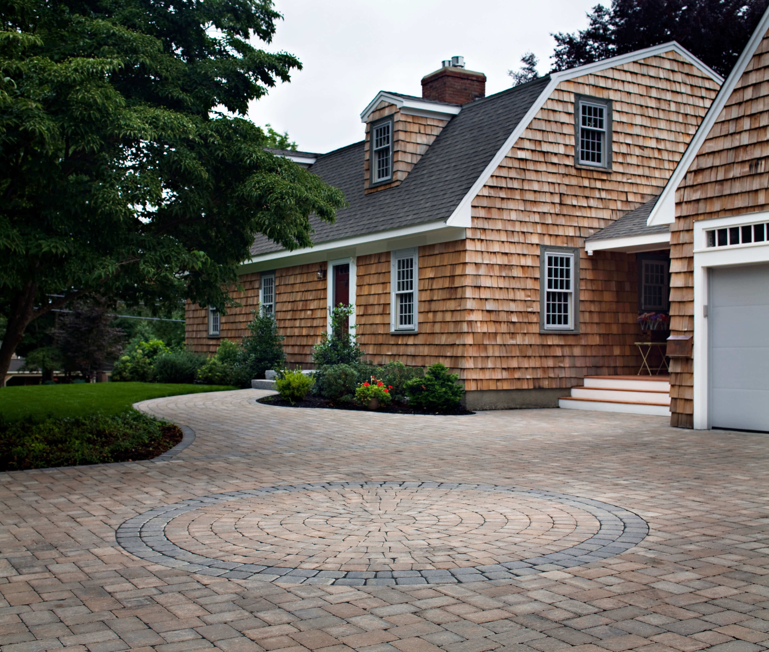 Custom built paver patio design idea