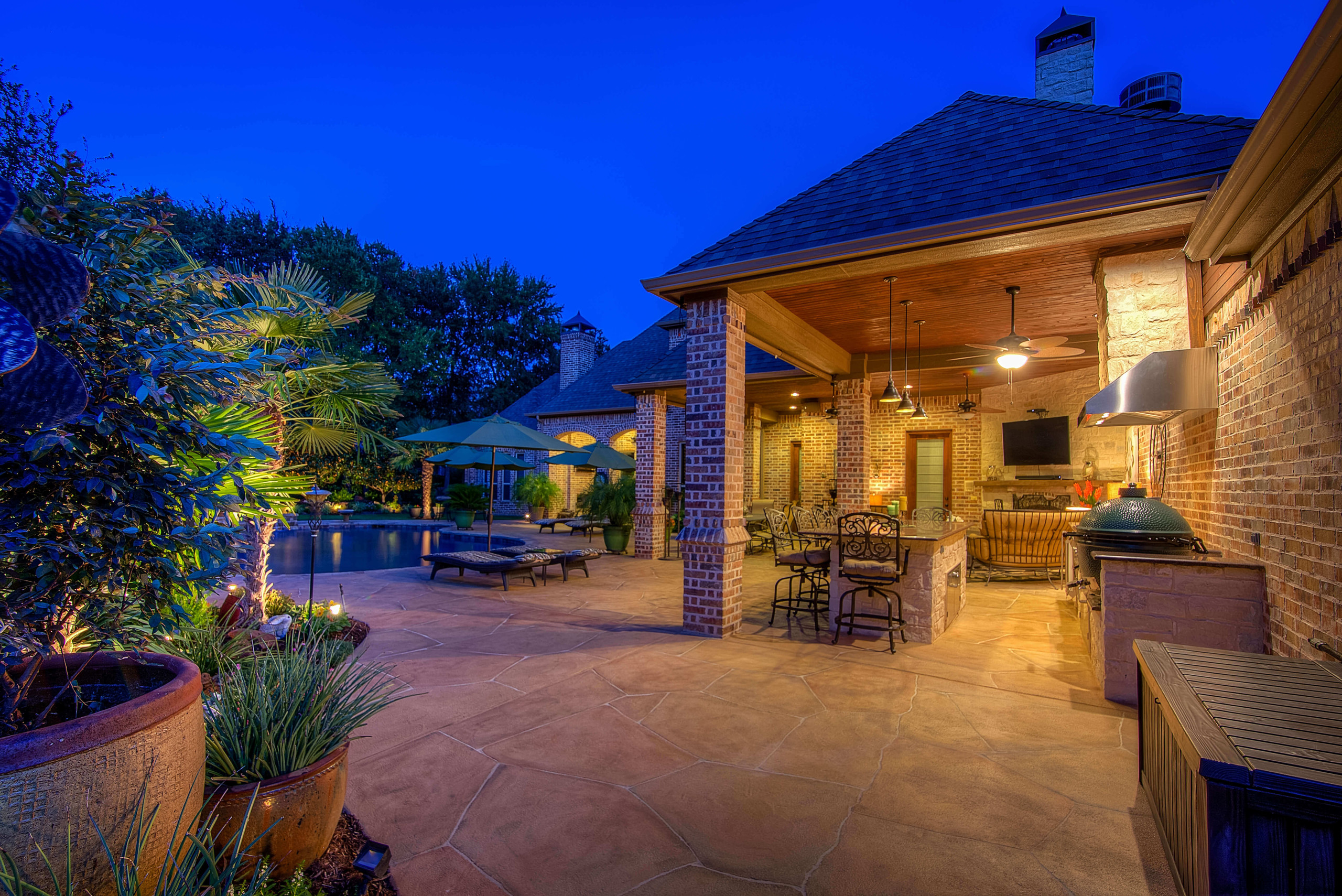 Backyard patio cover and outdoor living room patio idea