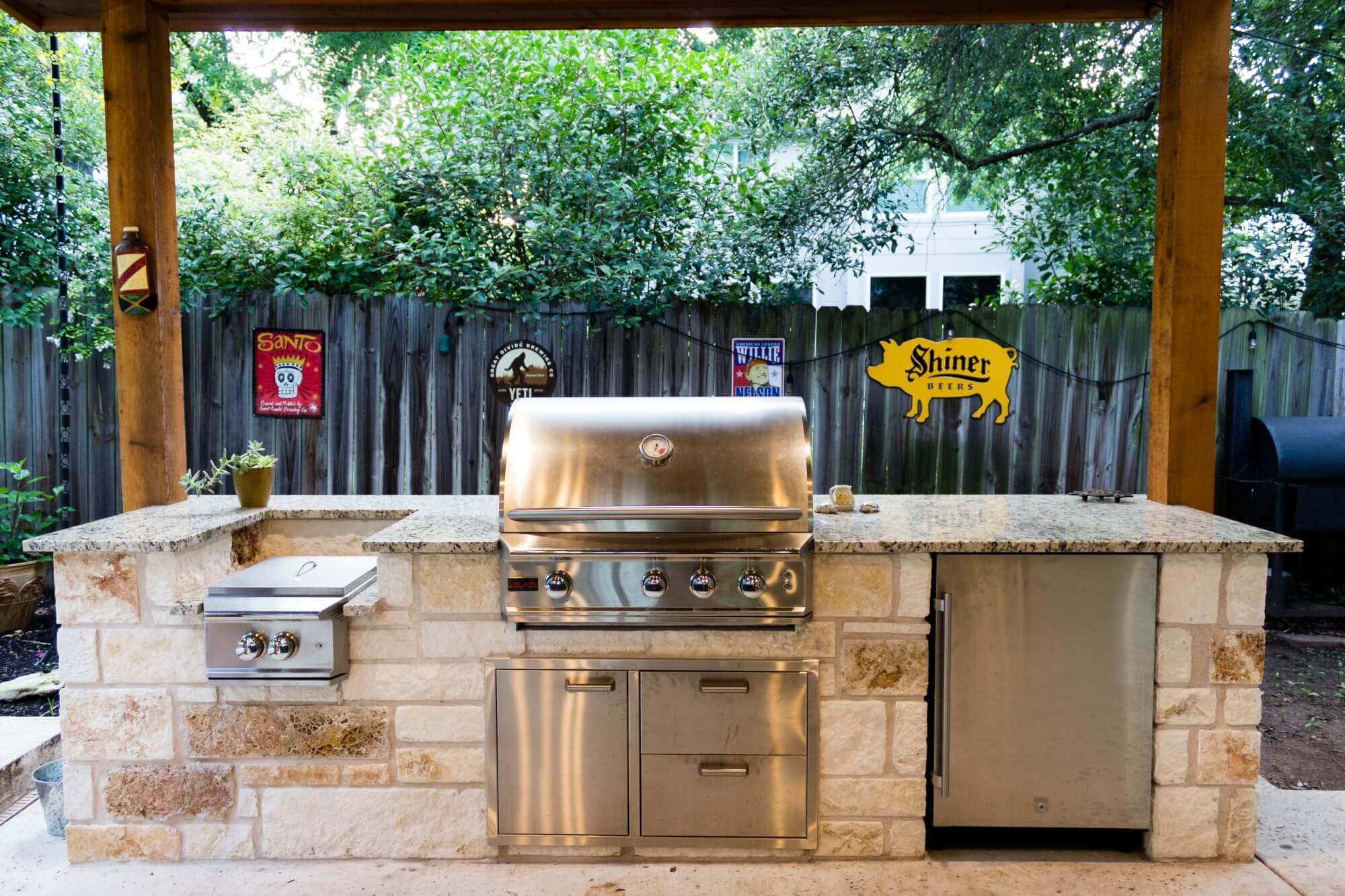 Outdoor kitchen backyard grill area idea