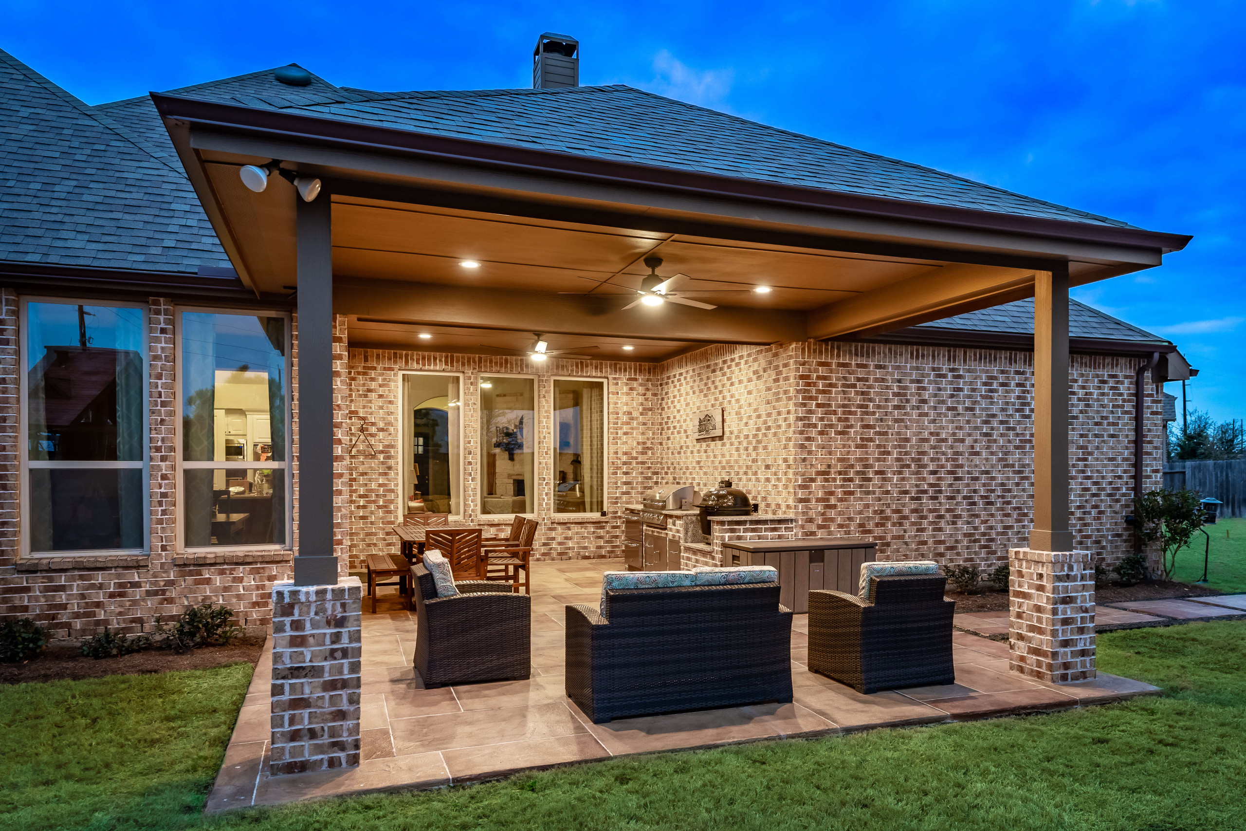 Patio cover and outdoor kitchen design idea