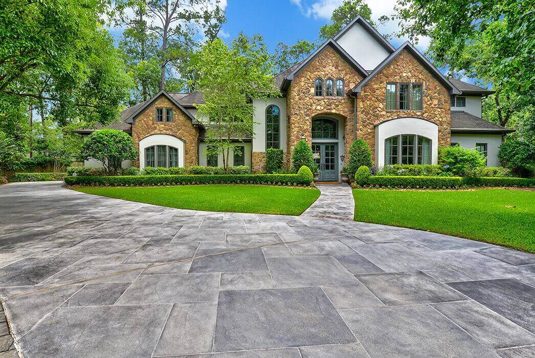 Carvestone design driveway entryway idea Texas