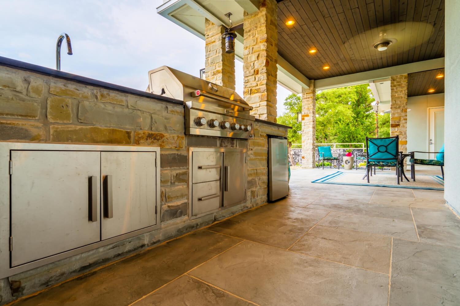 Outdoor kitchen and grill patio in Austin Texas