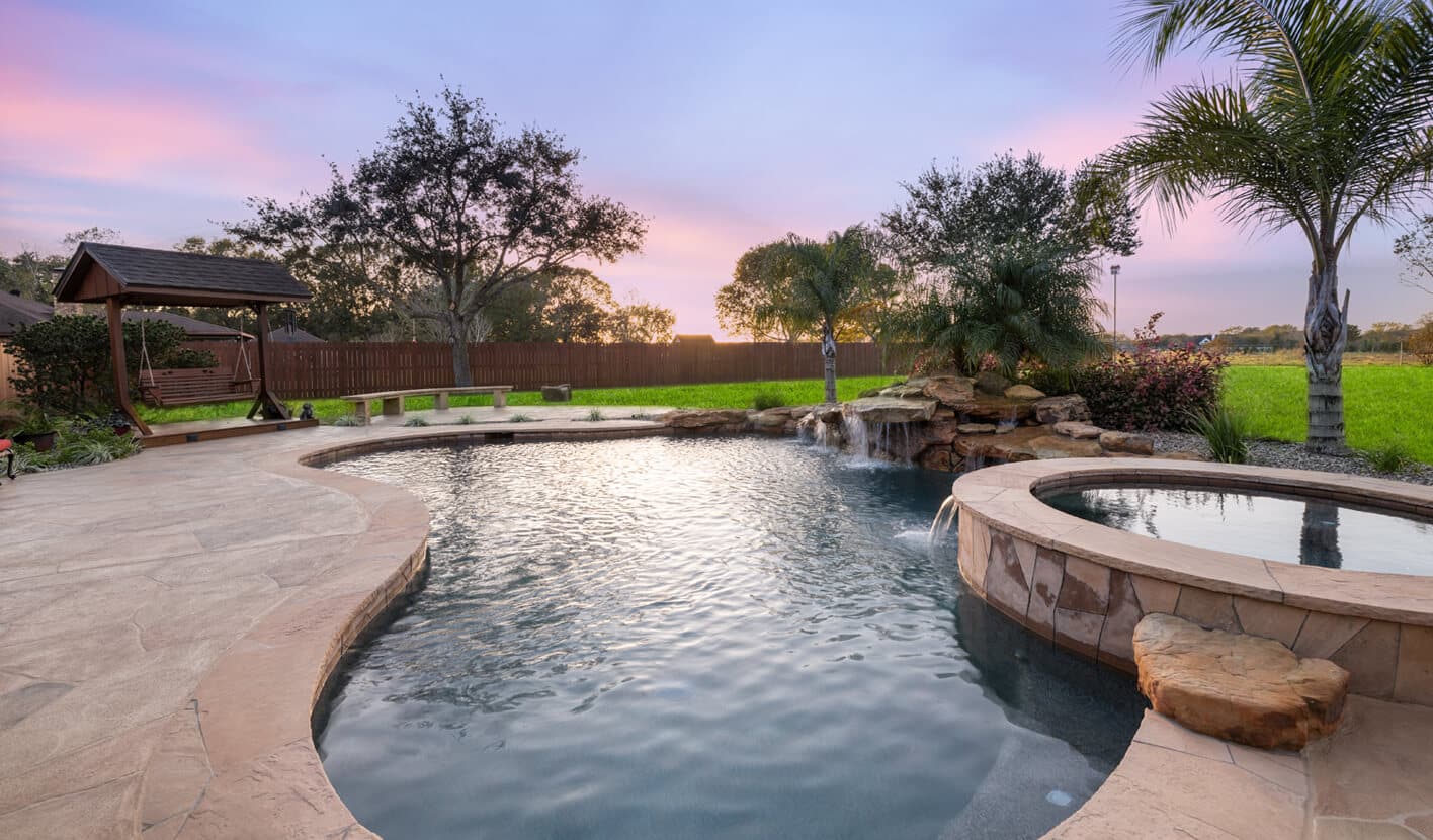 PoolResurfacing-1-616295519fca20bacaa479139bd00c14