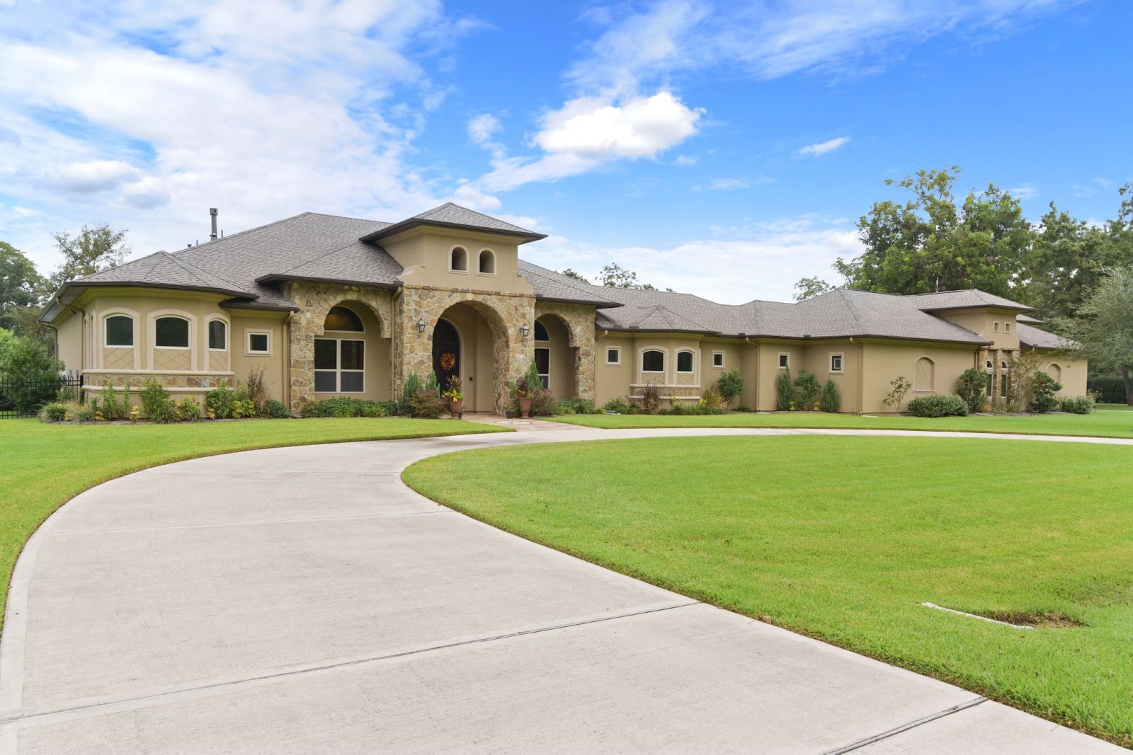 concrete resurfacing of outdoor walkway area in texas front yard