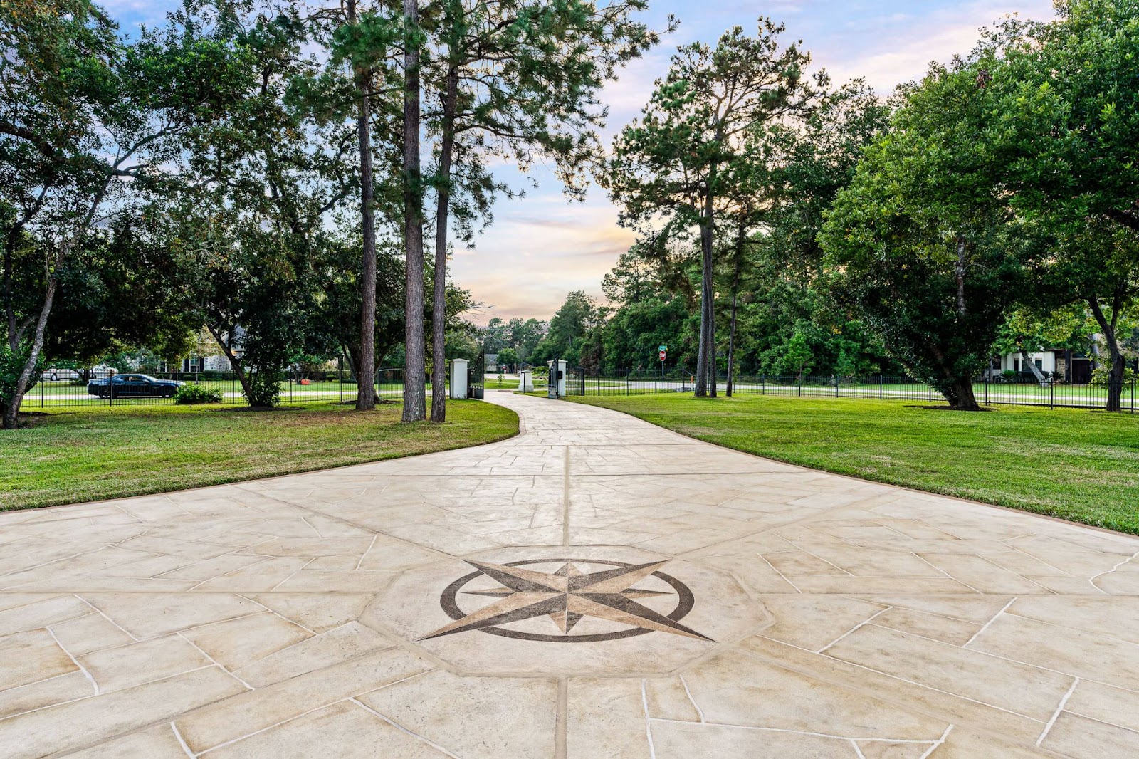 custom carvestone overlay driveway with compass in spring, tx near houston