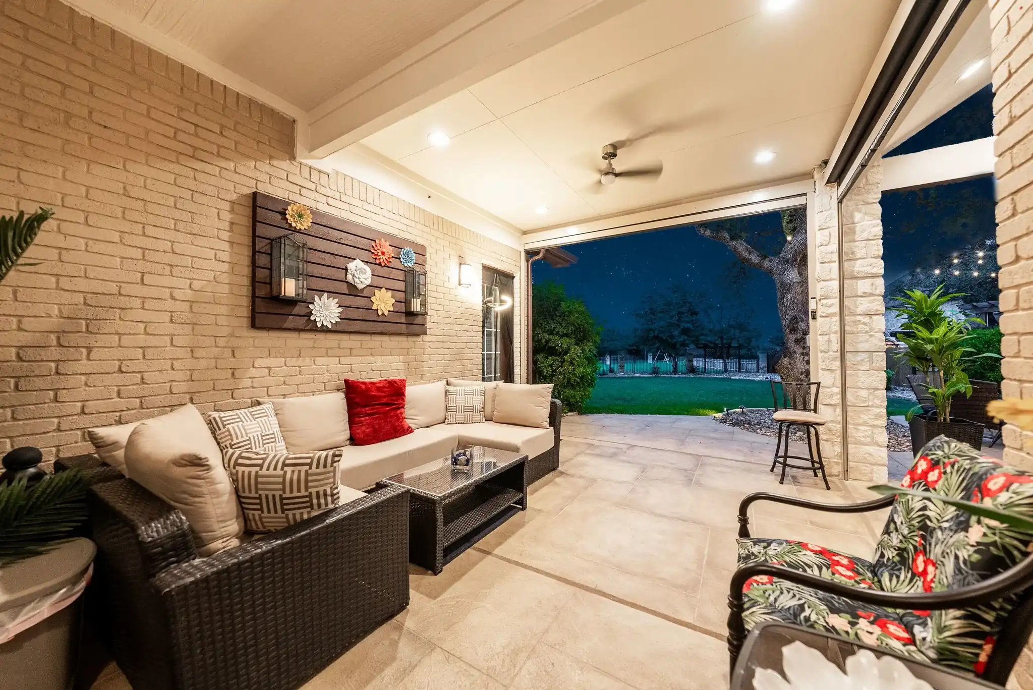 texas outdoor living room with comfortable seating and weatherproof outdoor furniture