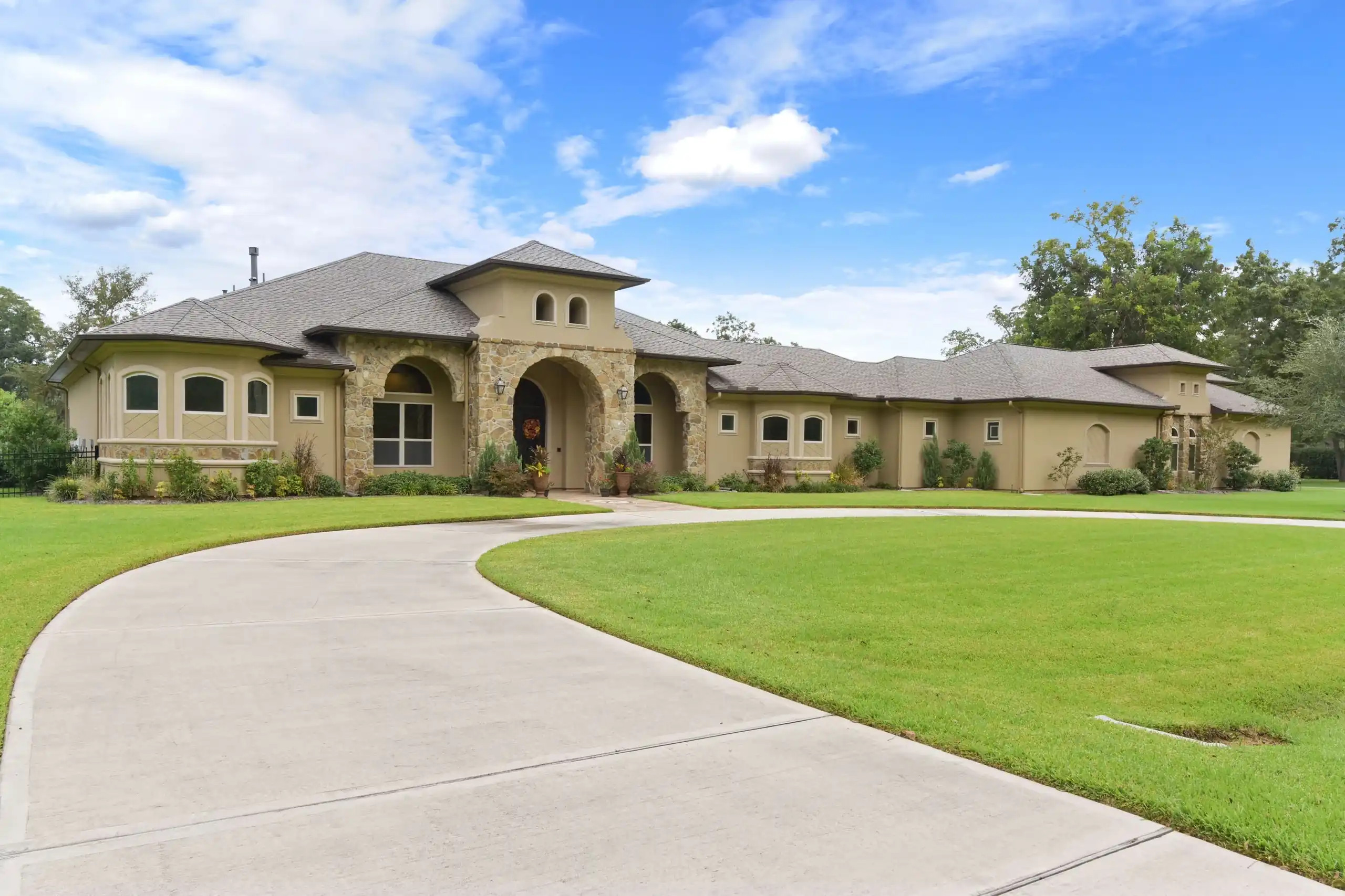 custom concrete driveway resurfacing in texas, allied outdoor solutions