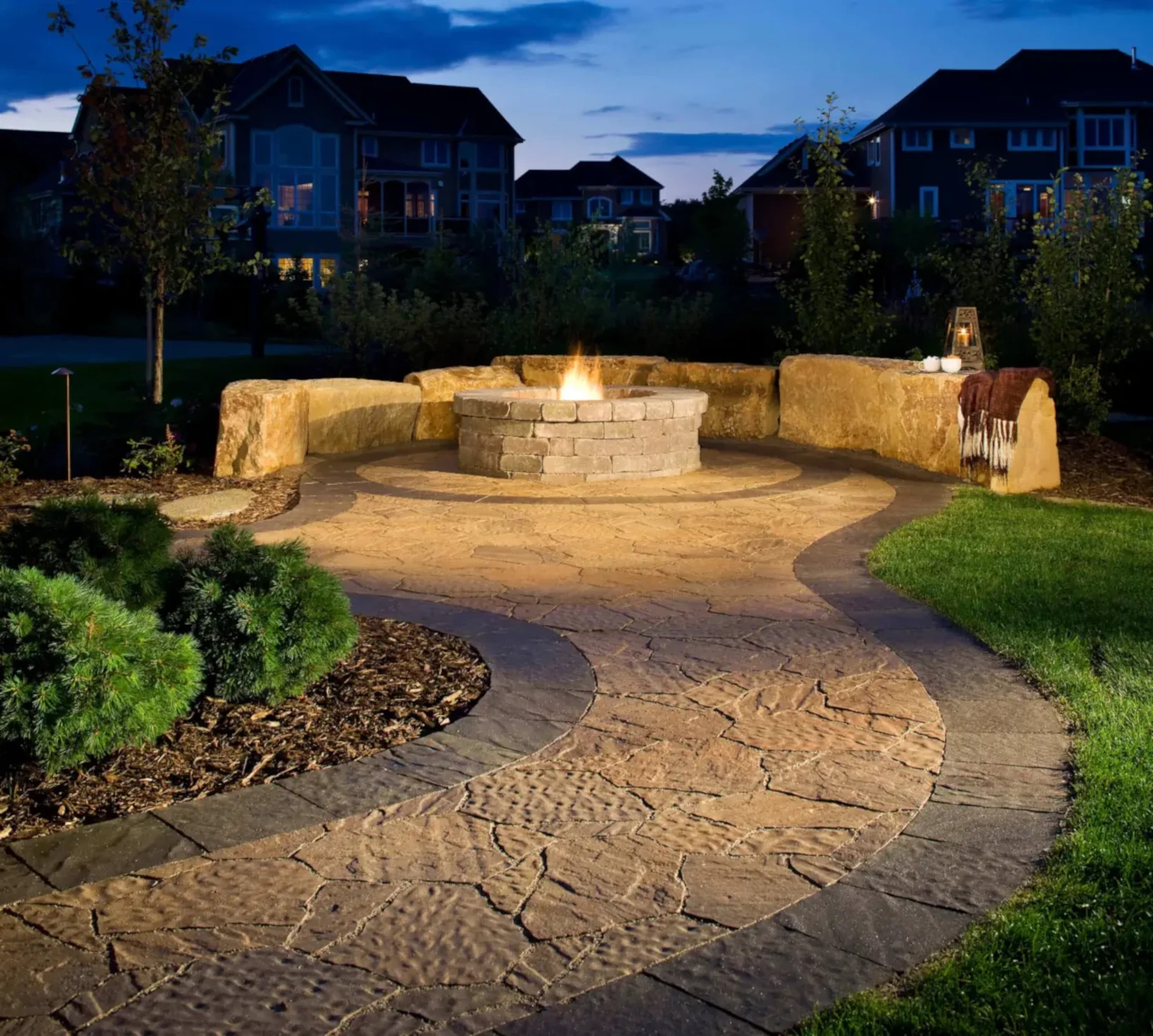 outdoor paver walkway leading up to texas home, allied outdoor solutions